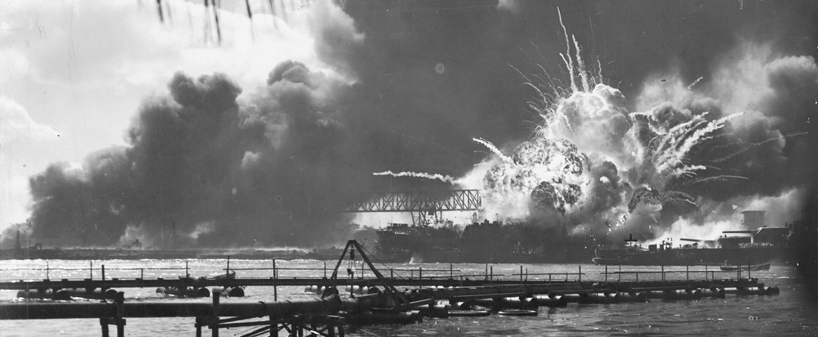 1941年12月7日 - 珍珠港炸毁